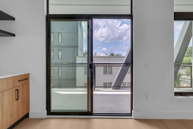 Building Photo - 567 Ponce De Leon Ave NE