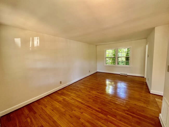 Interior Photo - Sedgefield