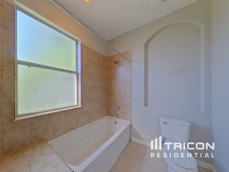 Building Photo - 606 Marigold Rd