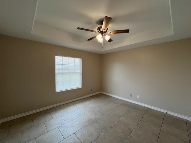 Building Photo - 2720 Camelot Dr