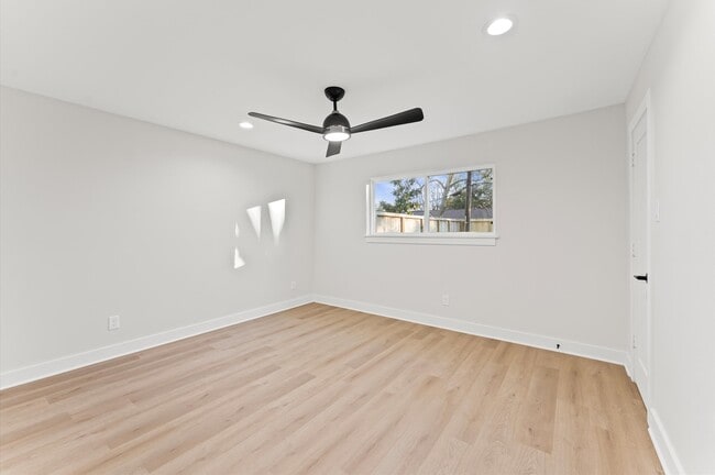 Building Photo - 10607 Overbrook Ln