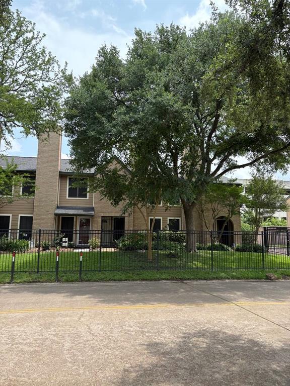 Building Photo - 17804 Kings Park Ln
