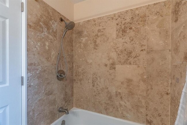 Building Photo - 518 77th Ave