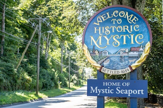 Building Photo - 4 Coburn Ave