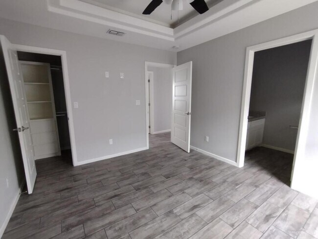 Building Photo - 7 Summerland Ln