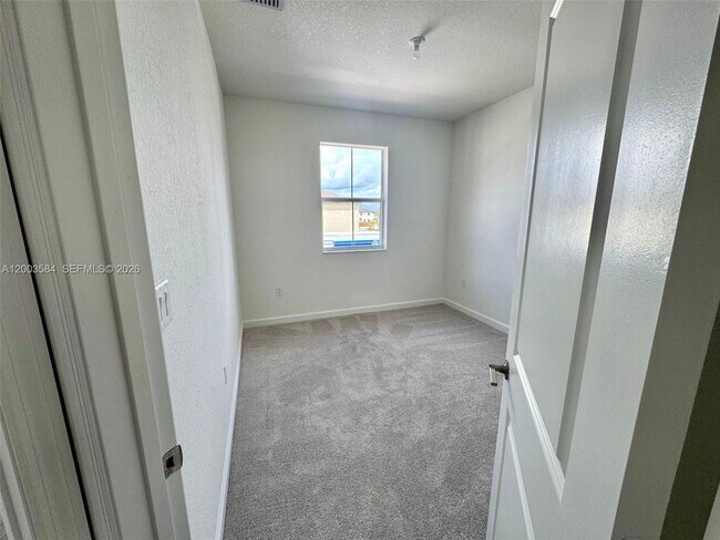 Building Photo - 2877 SE 24 Avenue