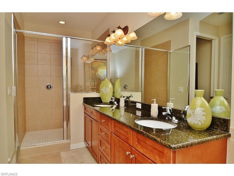 Building Photo - 8997 Cambria Cir