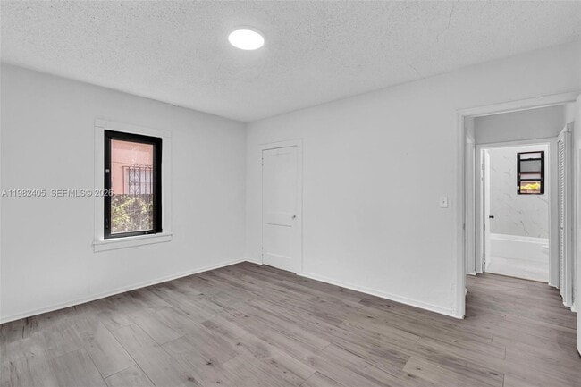 Building Photo - 118 NW 44th St