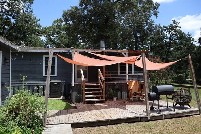 Building Photo - 153 Woodway Dr