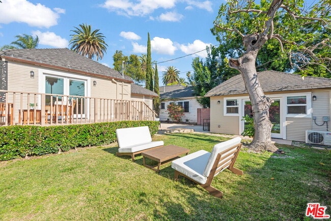 Building Photo - 1107 S St Andrews Pl