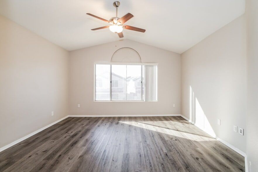 Building Photo - 425 S Sunrise Dr