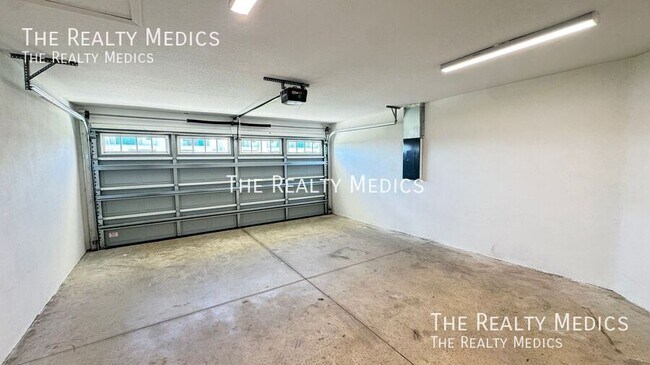 Building Photo - 8147 Cozumel Ln