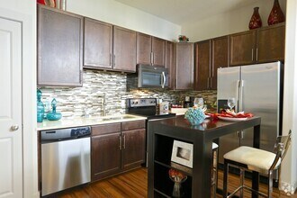Building Photo - Exclusive Offer: 1 Month Rent-Free for New...
