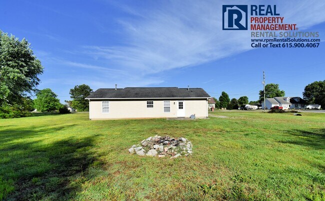 Building Photo - Wonderful 3BR/2BA North Mboro home on nearly an acre lot!
