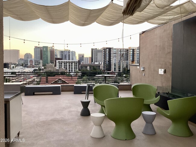 Building Photo - 1326 N Central Ave