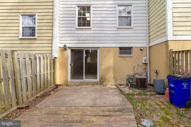 Building Photo - 5985 Grand Banks Rd