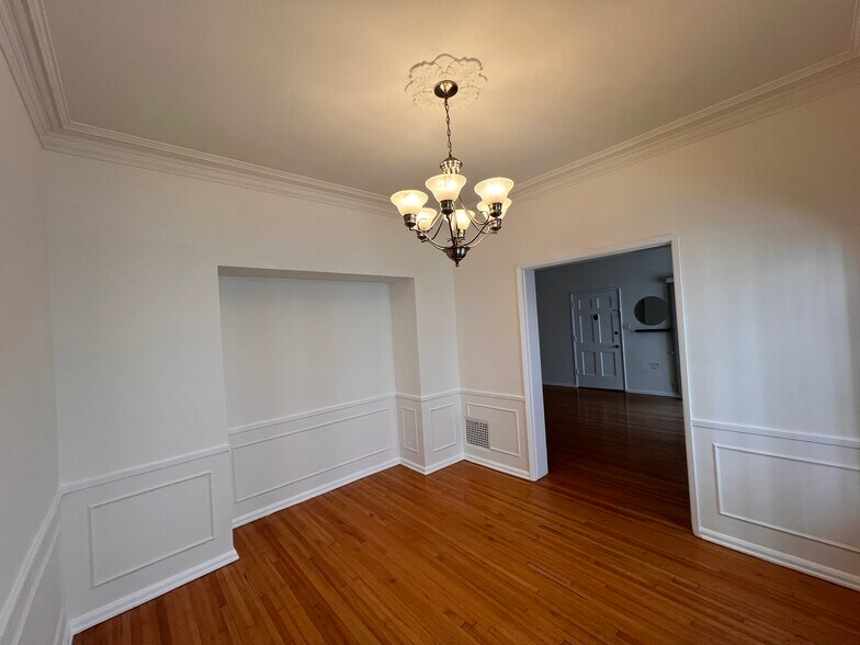 Building Photo - 1248 S La Jolla Ave