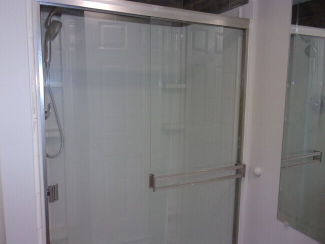 Building Photo - Recently Updated and Refreshed 3 Bedroom 2 Bath Home in Fort Mill