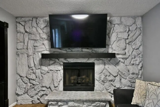 Building Photo - Prime Papillion Location Near Schools & Amenities