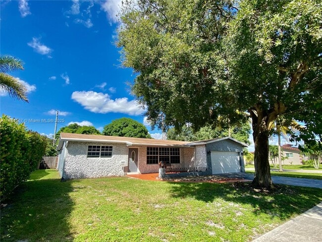 Primary Photo - 4801 Washington St