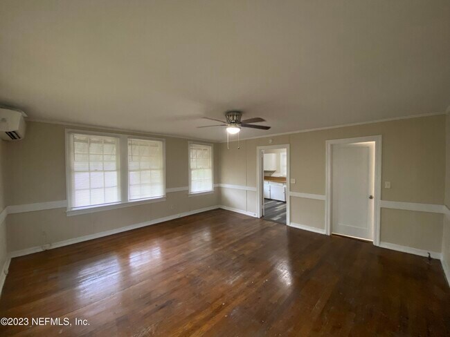 Building Photo - 2317 Bertha St