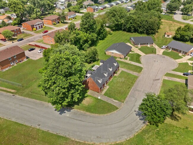 Building Photo - 817 Lancelot Ct