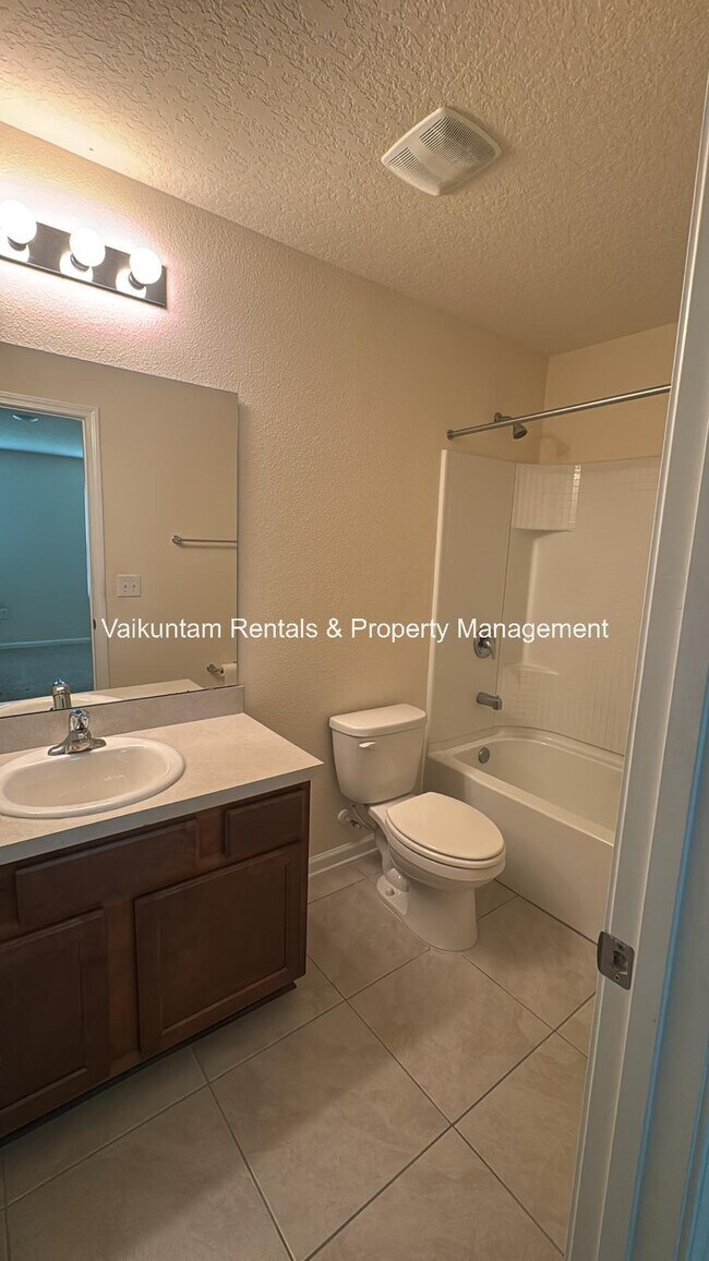Building Photo - 9607 Mira Loma Dr
