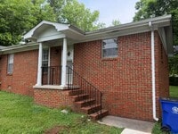 Building Photo - 2 Bed 1 Bath Duplex