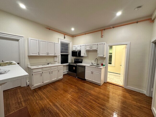 Building Photo - 440 Newtonville Ave