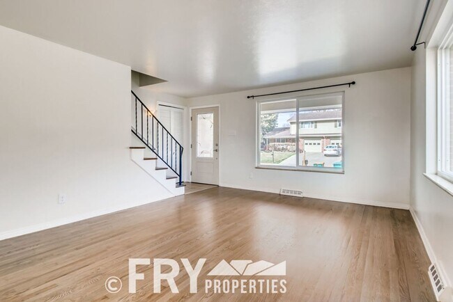 Building Photo - Beautifully remodeled 3-bedroom, 2.5-bath duplex in Wheat Ridge
