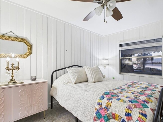 Building Photo - 222 7th St NW