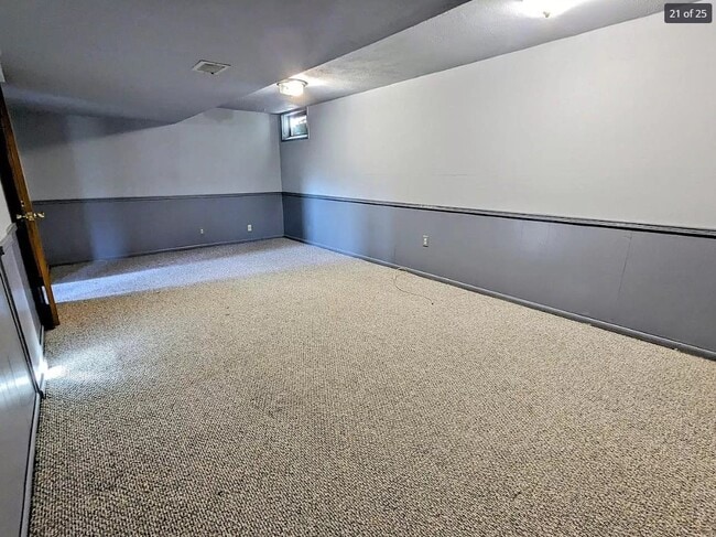 Building Photo - 4016 Clifton Dr