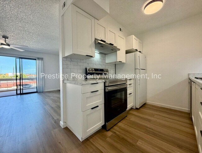 Building Photo - 6331 N Barcelona Ct