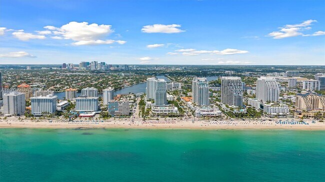 Building Photo - 3101 Bayshore Dr