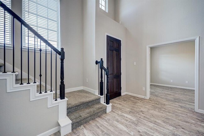 Building Photo - 28011 Langsdale Ct