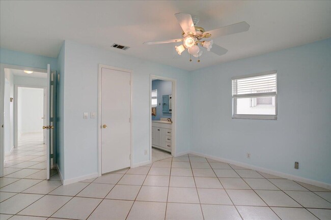 Building Photo - 2086 SW 12th Ave