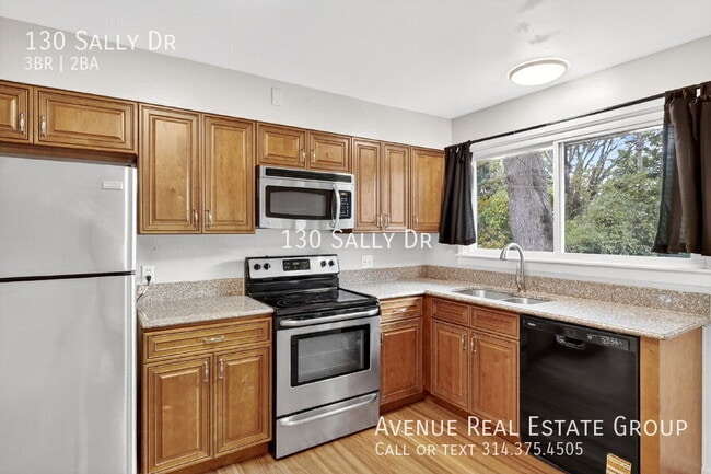 Building Photo - 130 Sally Dr