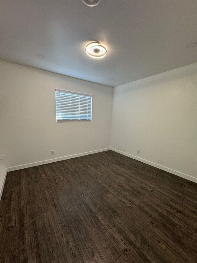 Building Photo - 317 Tennyson Rd