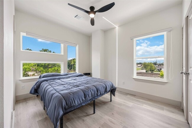 Building Photo - 1907 Hailey St