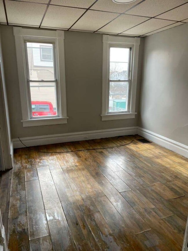 Building Photo - 436 Crawford Ave