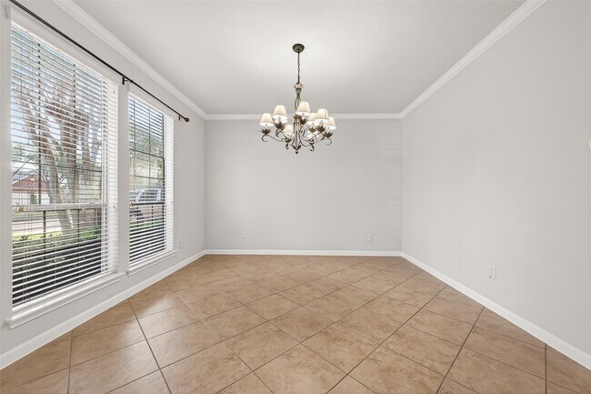 Building Photo - 8858 Distant Woods Dr