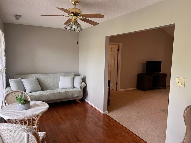 Building Photo - 401 Hidden Creek Cir