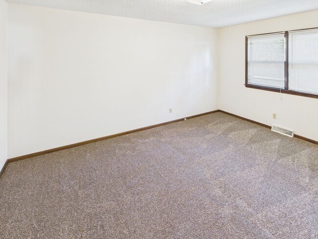 Building Photo - 205 N Charles St