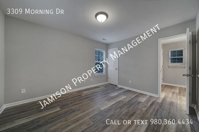 Building Photo - 3309 Morning Dr