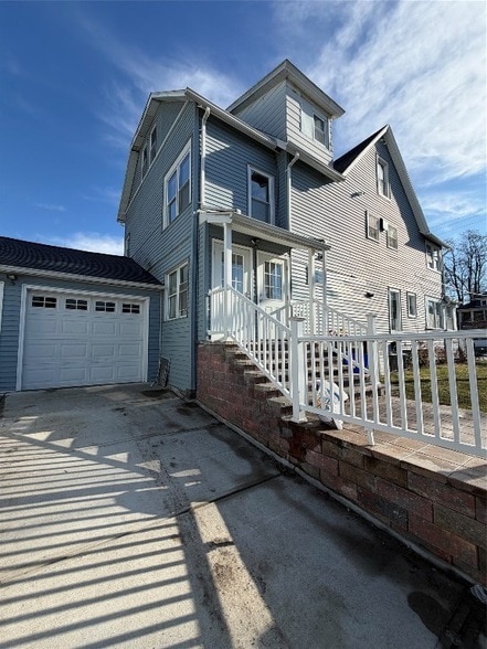 Building Photo - 91 Grand Ave