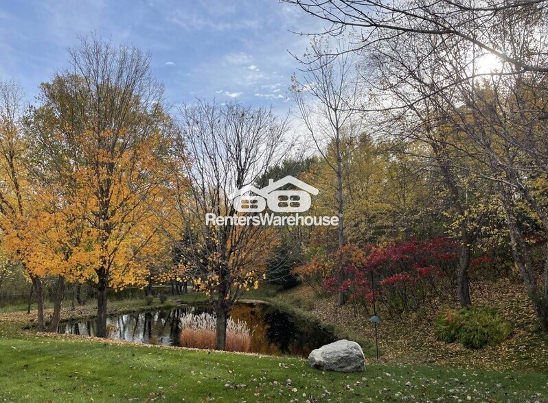 Building Photo - 10845 Lexington Dr