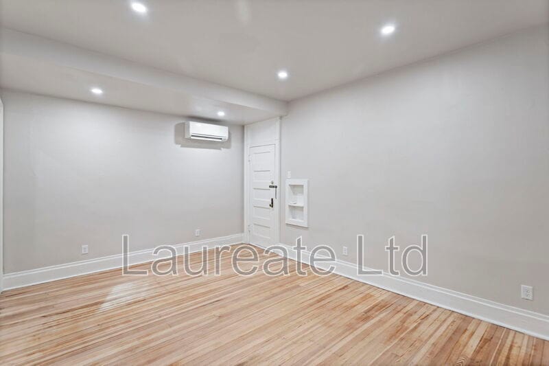 Building Photo - 1058 Pearl St