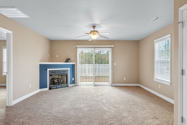 Building Photo - 168 Pine Hollow Rd