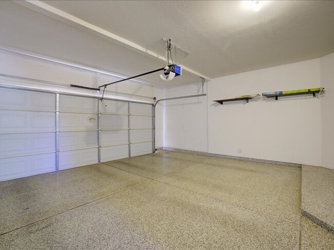 Building Photo - Modern 2-Story Home with Spacious Layout &...