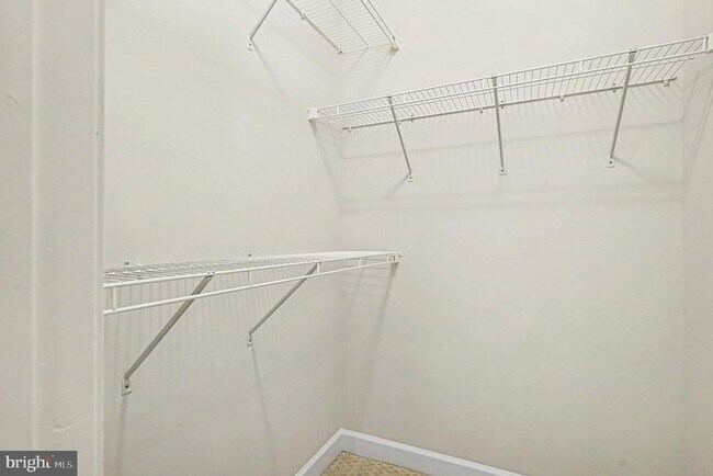 Building Photo - 714 Monarchos Dr